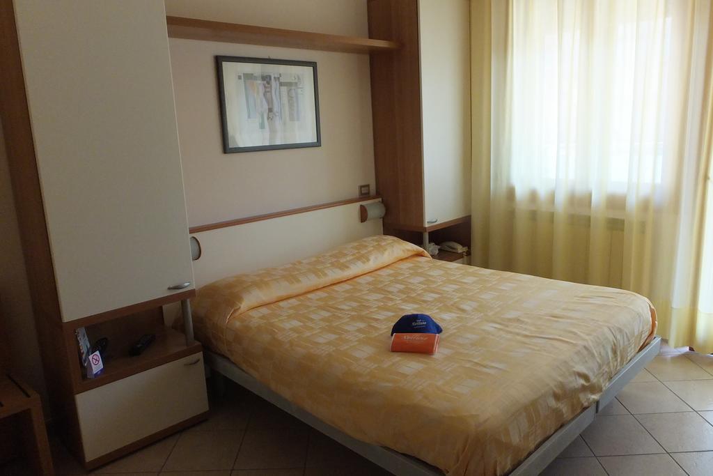 Hotel Nettuno ソットマリーナ 部屋 写真