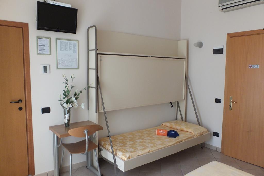 Hotel Nettuno ソットマリーナ 部屋 写真