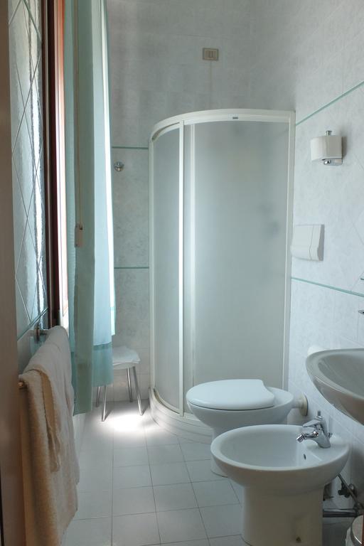 Hotel Nettuno ソットマリーナ 部屋 写真